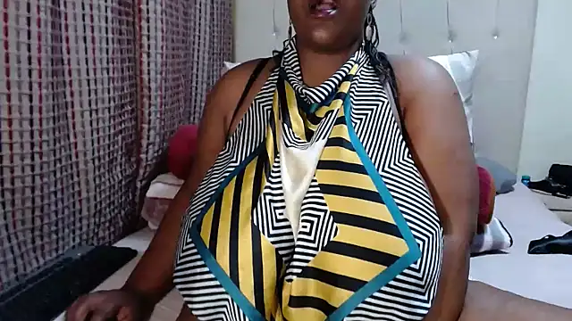 CHOCOLATEDARKBUSTYX online show from November 23, 6:30 pm