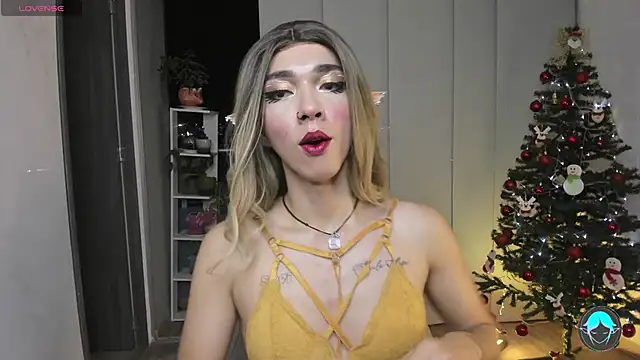 Snapshot of sofi_elfqueen chatting on December 29, 1:02 am sofi elfqueen online show from December 29, 1:02 am