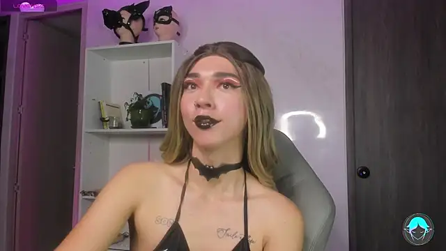 Snapshot of sofi_elfqueen chatting on February 18, 11:52 pm sofi elfqueen online show from February 18, 11:52 pm