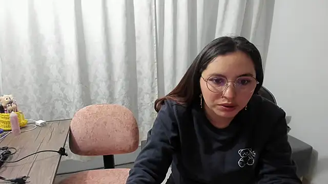  girls on fire  online show from August 3, 11:19 pm