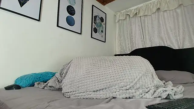 Snapshot of sam_her chatting on September 11, 9:04 pm sam her online show from September 11, 9:04 pm