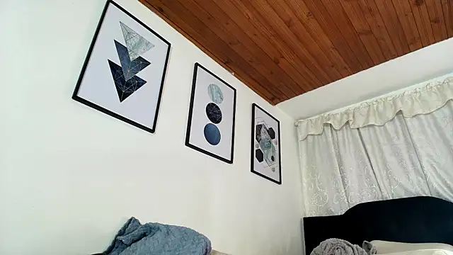 sam her online show from October 3, 7:44 pm