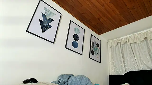 sam her online show from October 6, 11:24 pm