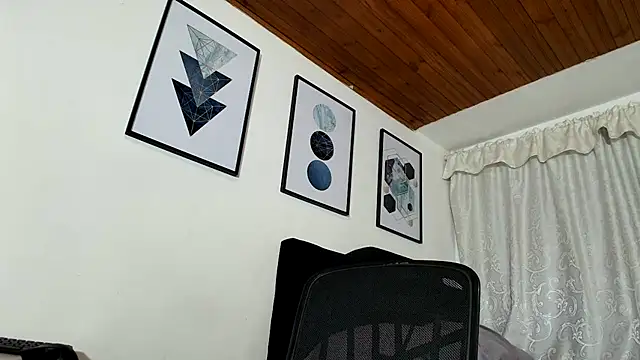 Snapshot of sam_her chatting on November 10, 9:25 pm sam her online show from November 10, 9:25 pm