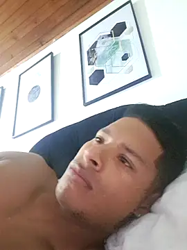 Snapshot of sam_her chatting on November 27, 2:46 am sam her online show from November 27, 2:46 am