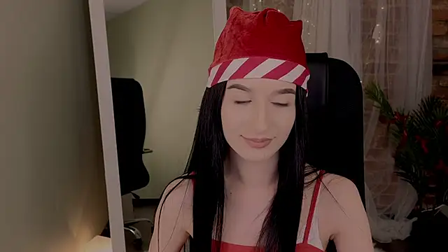 Snapshot of LauraCoy chatting on December 25, 3:40 am LauraCoy online show from December 25, 3:40 am