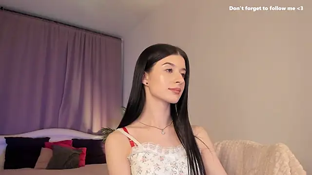Snapshot of LauraCoy chatting on January 15, 11:30 pm LauraCoy online show from January 15, 11:30 pm