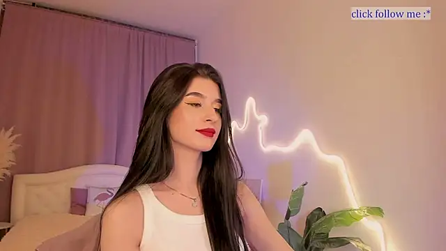 LauraCoy online show from February 26, 8:30 pm