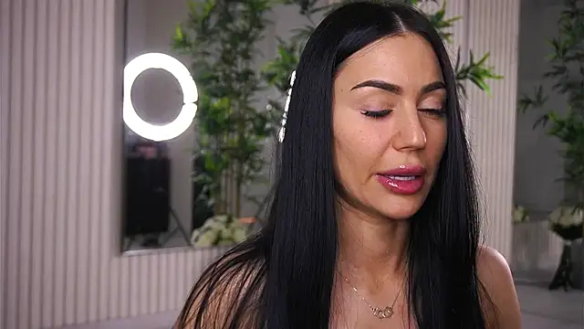 Abbela White online show from March 6, 9:36 am