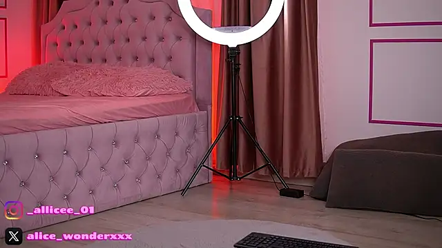 Abbela White online show from November 13, 6:34 am