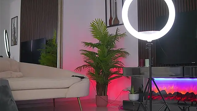 Abbela White online show from July 4, 5:35 am