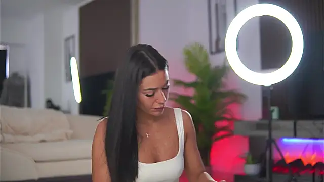 Abbela White online show from July 10, 6:28 am