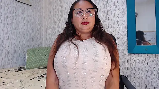 NadiaWhite online show from January 24, 6:46 pm