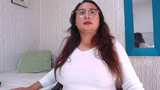 NadiaWhite online show from February 14, 6:29 pm