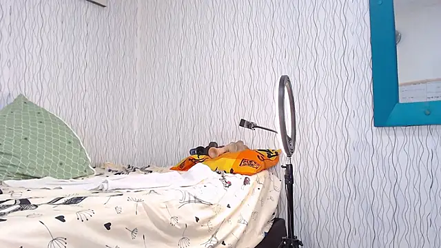 NadiaWhite online show from February 18, 9:53 pm