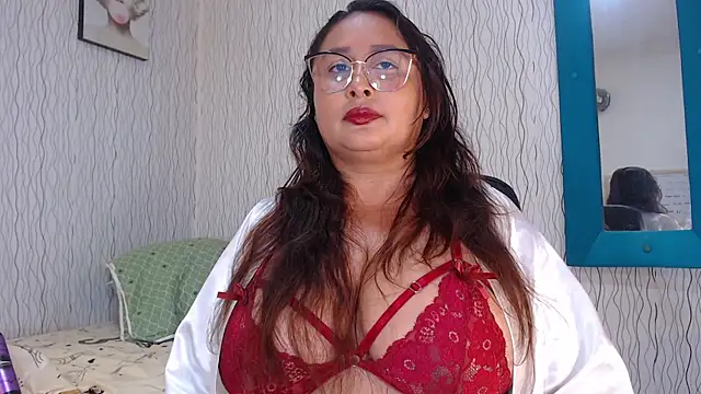 NadiaWhite online show from February 22, 6:52 pm