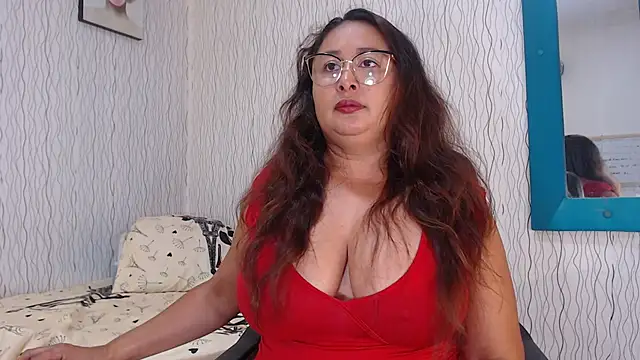 NadiaWhite online show from March 14, 6:07 pm