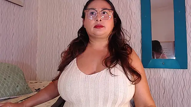 NadiaWhite online show from September 10, 5:46 pm