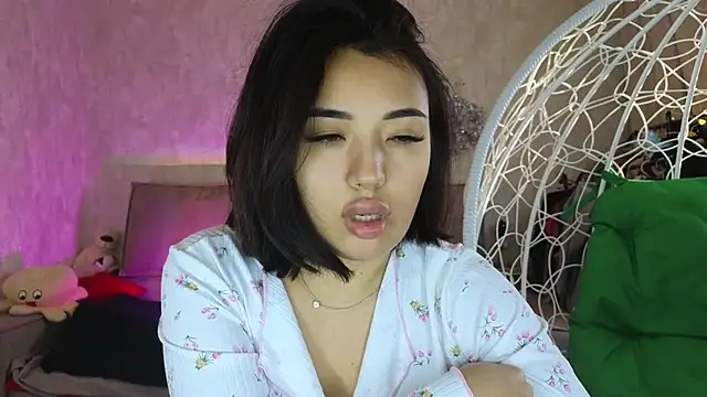 lily  foster online show from October 24, 4:53 am