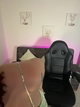 Snapshot of Megan_lu2 chatting on November 23, 4:23 am Megan lu2 online show from November 23, 4:23 am