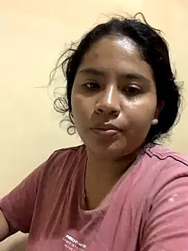 Snapshot of moncerrat_luna chatting on December 3, 12:35 am moncerrat luna online show from December 3, 12:35 am