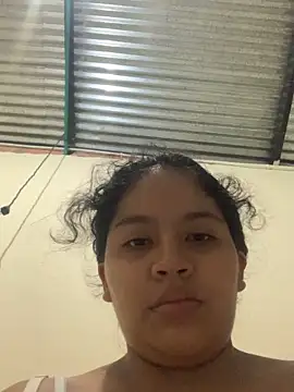 Snapshot of moncerrat_luna chatting on November 11, 12:21 am moncerrat luna online show from November 11, 12:21 am