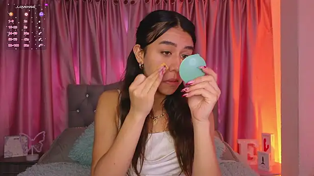 Emiily Scott1 online show from February 27, 2:06 pm