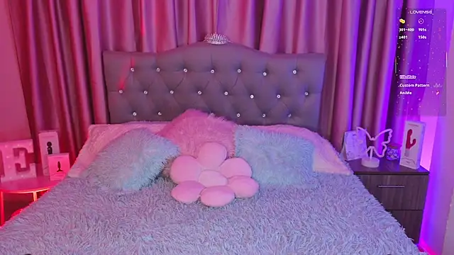 Snapshot of Emiily_Scott1 chatting on July 10, 2:38 am Emiily Scott1 online show from July 10, 2:38 am
