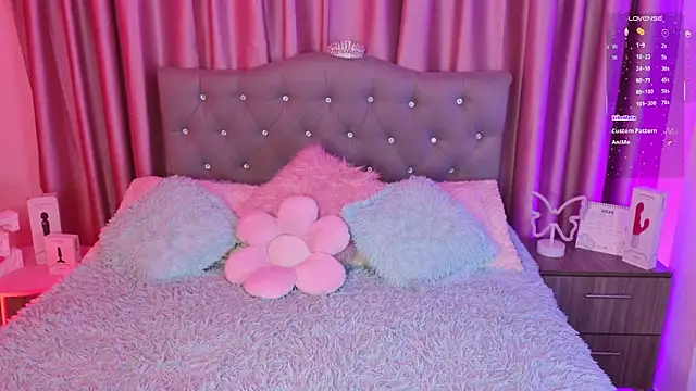 Snapshot of Emiily_Scott1 chatting on July 17, 2:07 am Emiily Scott1 online show from July 17, 2:07 am