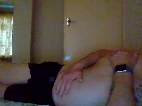 Snapshot of daddyflash chatting on May 27, 4:42 am daddyflash online show from May 27, 4:42 am
