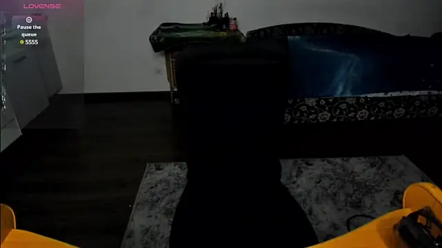 Snapshot of KitsuneRem chatting on December 6, 7:34 pm KitsuneRem online show from December 6, 7:34 pm