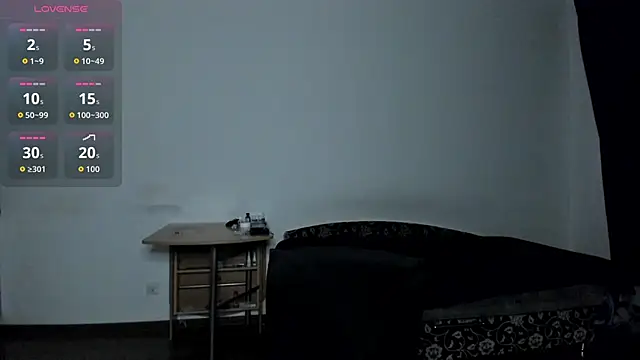 Snapshot of KitsuneRem chatting on October 2, 9:22 pm KitsuneRem online show from October 2, 9:22 pm