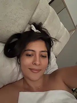 Snapshot of Sophie__Foxxx chatting on May 9, 9:20 pm Sophie Foxxx online show from May 9, 9:20 pm
