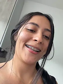 Snapshot of Sophie__Foxxx chatting on May 16, 9:35 pm Sophie Foxxx online show from May 16, 9:35 pm