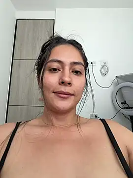 Snapshot of Sophie__Foxxx chatting on May 17, 2:35 pm Sophie Foxxx online show from May 17, 2:35 pm
