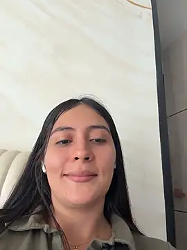 Snapshot of Sophie__Foxxx chatting on June 1, 4:52 pm Sophie Foxxx online show from June 1, 4:52 pm