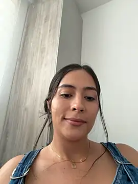 Snapshot of Sophie__Foxxx chatting on June 3, 9:53 pm Sophie Foxxx online show from June 3, 9:53 pm