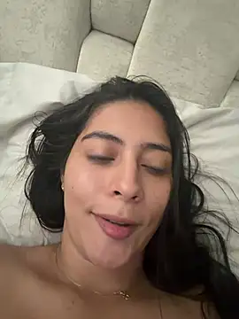 Snapshot of Sophie__Foxxx chatting on June 13, 6:17 pm Sophie Foxxx online show from June 13, 6:17 pm