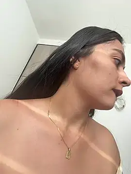 Snapshot of Sophie__Foxxx chatting on June 14, 8:55 pm Sophie Foxxx online show from June 14, 8:55 pm