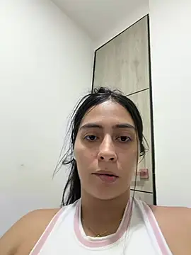 Snapshot of Sophie__Foxxx chatting on June 17, 1:52 am Sophie Foxxx online show from June 17, 1:52 am