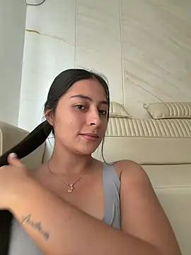 Snapshot of Sophie__Foxxx chatting on July 11, 7:49 pm Sophie Foxxx online show from July 11, 7:49 pm