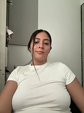 Snapshot of Sophie__Foxxx chatting on July 19, 10:24 pm Sophie Foxxx online show from July 19, 10:24 pm