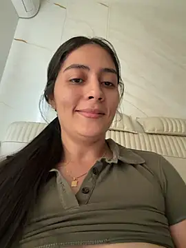 Snapshot of Sophie__Foxxx chatting on July 23, 9:13 pm Sophie Foxxx online show from July 23, 9:13 pm