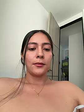 Snapshot of Sophie__Foxxx chatting on July 31, 10:53 pm Sophie Foxxx online show from July 31, 10:53 pm