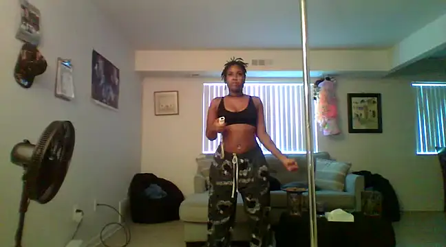 Snapshot of shauntaeme chatting on January 13, 9:31 pm shauntaeme online show from January 13, 9:31 pm