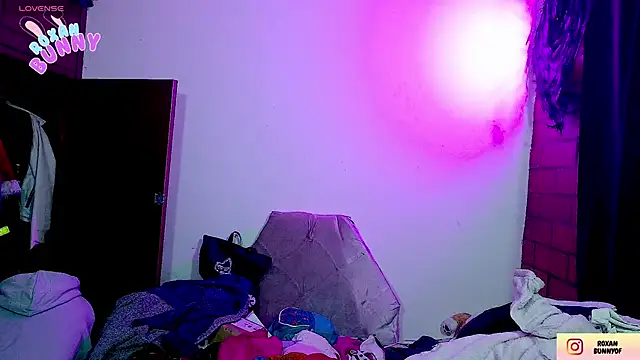 Roxanbunny1 online show from November 12, 3:29 am