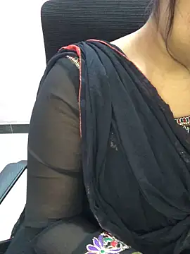 Snapshot of Rose_Olivia chatting on February 12, 3:51 pm Rose Olivia online show from February 12, 3:51 pm