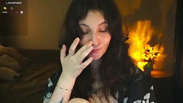 Snapshot of kshishtan chatting on October 27, 6:06 am kshishtan online show from October 27, 6:06 am