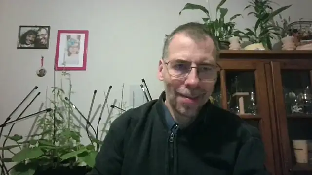 ptitcanard60600 online show from May 18, 4:51 am