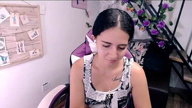 Snapshot of samantha_baby_ chatting on May 12, 8:17 pm samantha baby online show from May 12, 8:17 pm